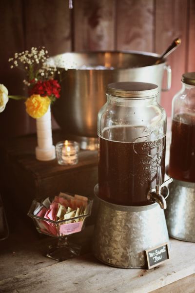 colorful-rustic-wedding-at-cedarwood