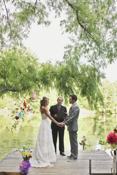 colorful-rustic-wedding-at-cedarwood