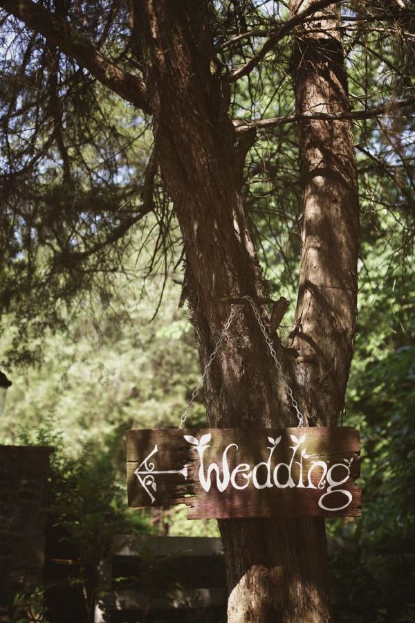 colorful-rustic-wedding-at-cedarwood