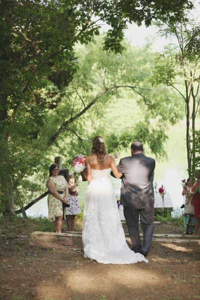 colorful-rustic-wedding-at-cedarwood