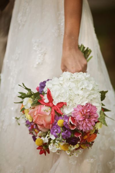 colorful-rustic-wedding-at-cedarwood