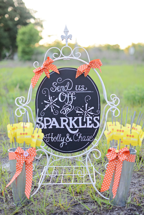 cute-as-a-button-wedding-inspiration