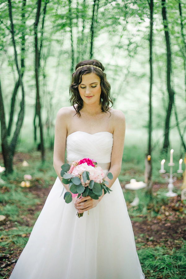 romantic-forest-wedding-inspiration