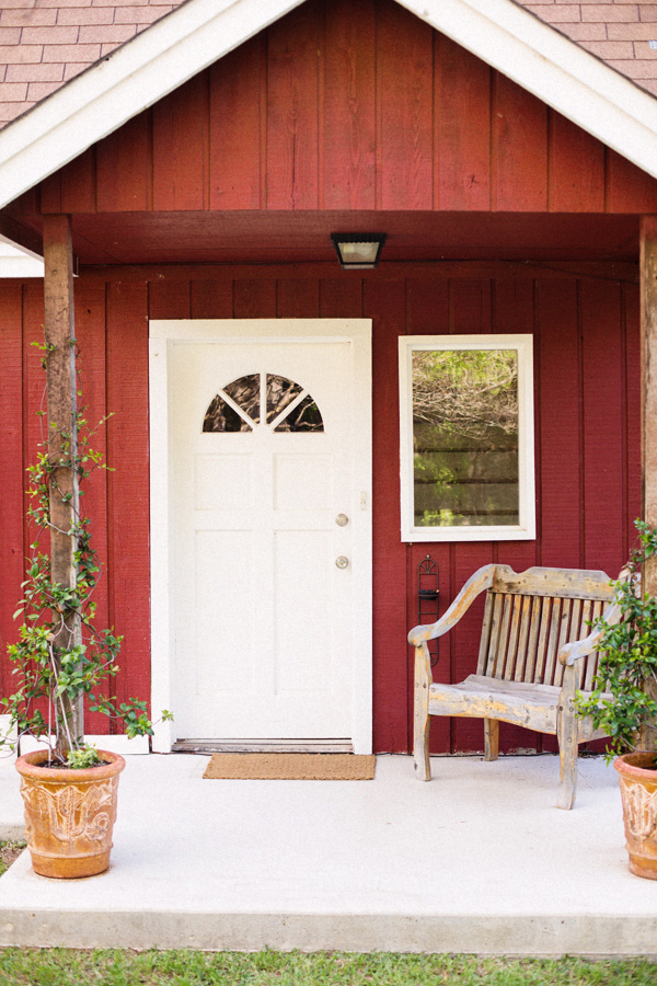 rustic-wedding-at-cedar-bend