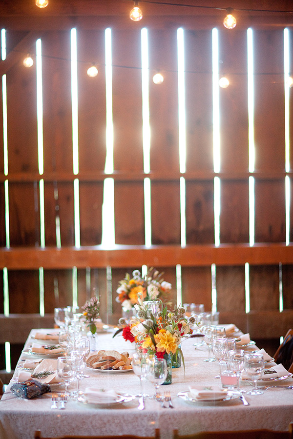 rustic-wedding-at-the-blue-rooster-inn