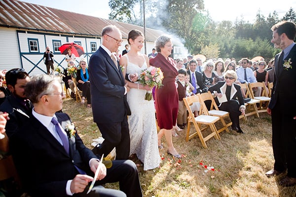 rustic-wedding-at-the-blue-rooster-inn