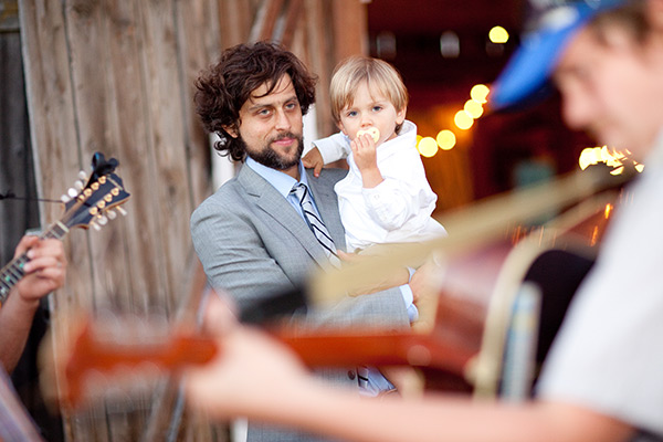 rustic-wedding-at-the-blue-rooster-inn