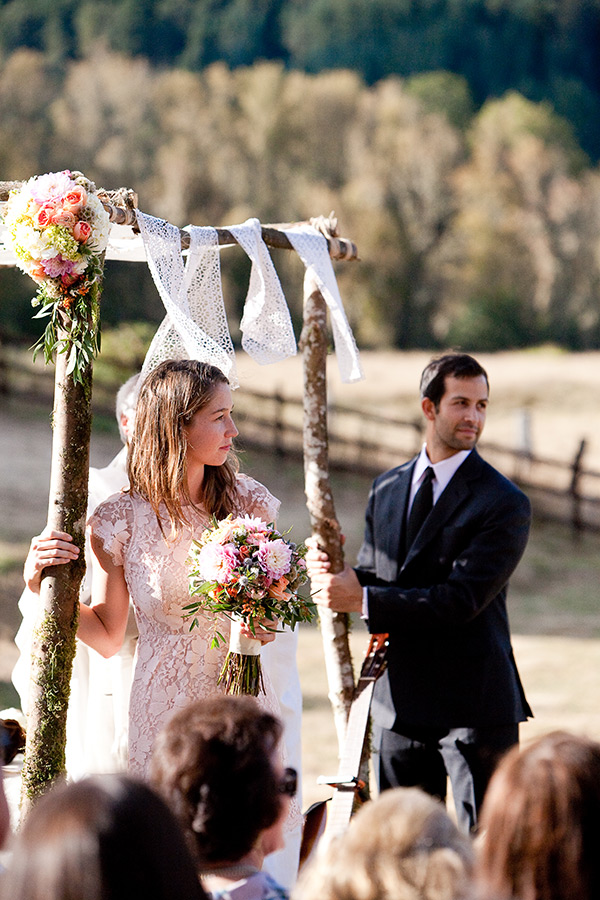 rustic-wedding-at-the-blue-rooster-inn