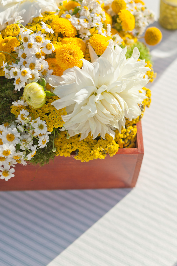 whimsical-yellow-and-mint-wedding