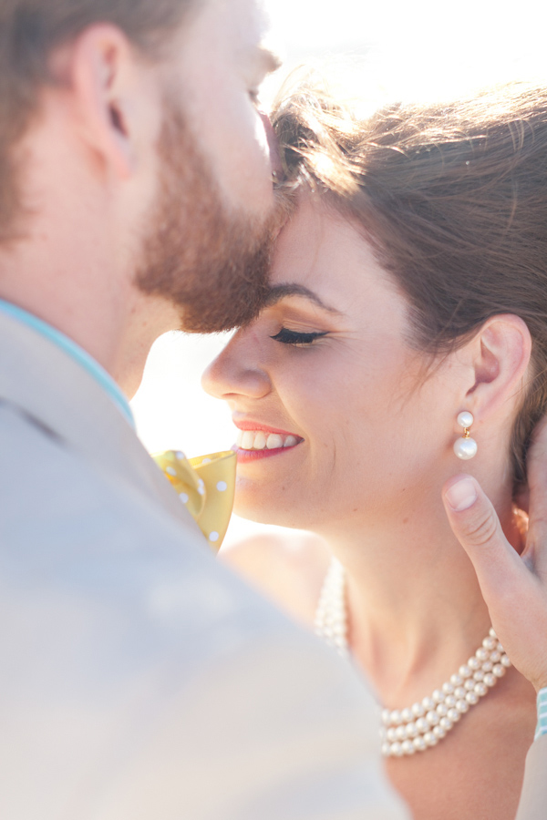 whimsical-yellow-and-mint-wedding