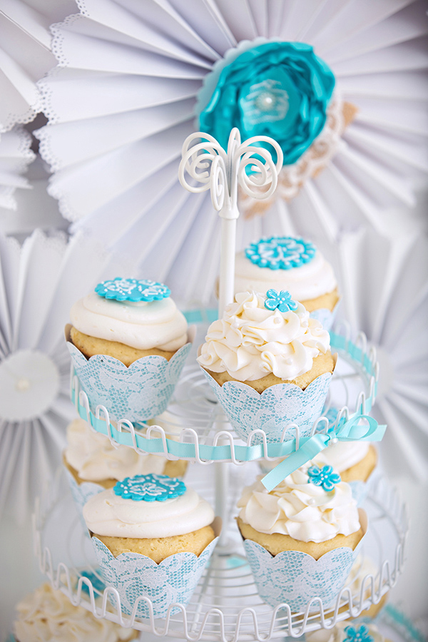 blue-and-white-cake-table-ideas