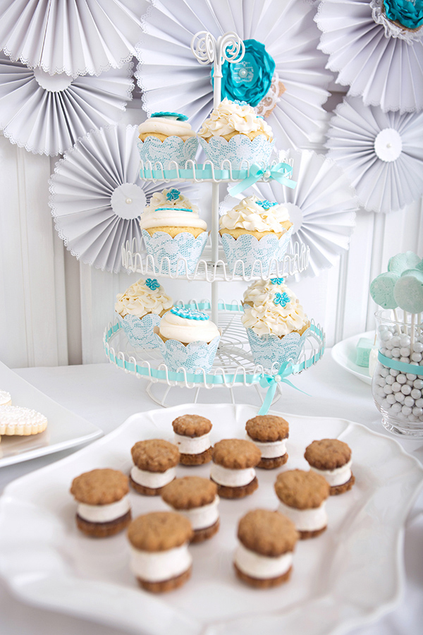 blue-and-white-cake-table-ideas