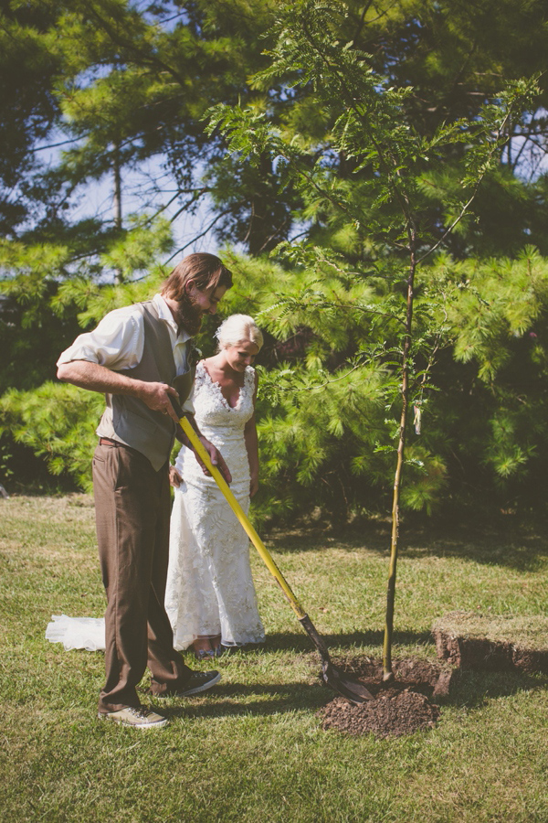 brown-and-white-wisconsin-wedding