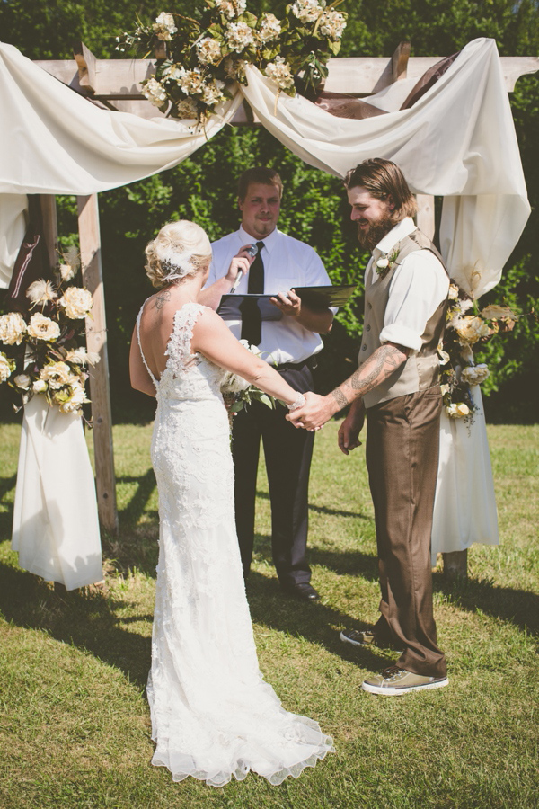 brown-and-white-wisconsin-wedding