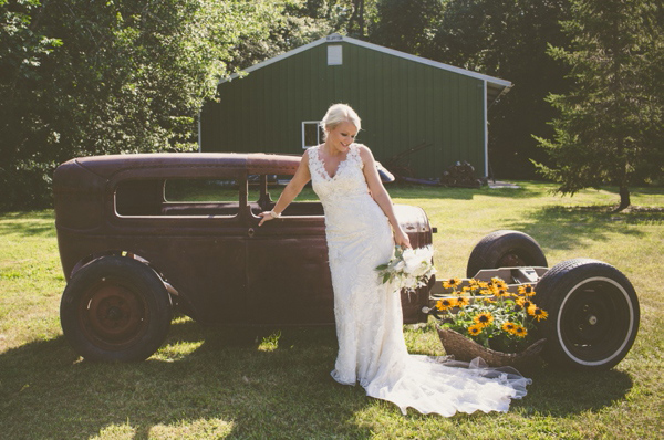 brown-and-white-wisconsin-wedding