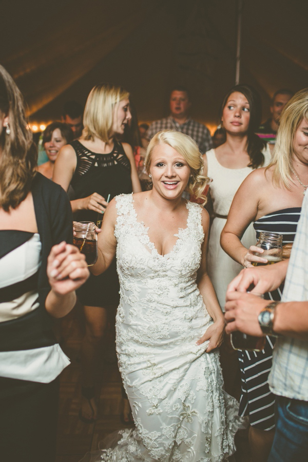 brown-and-white-wisconsin-wedding