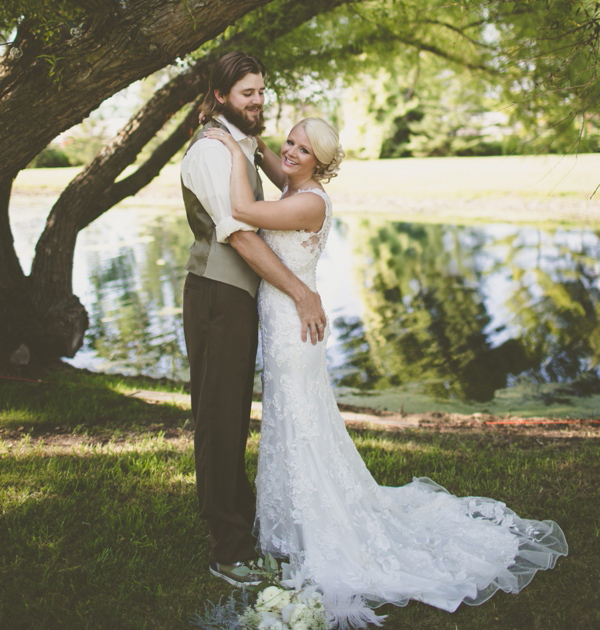 brown-and-white-wisconsin-wedding