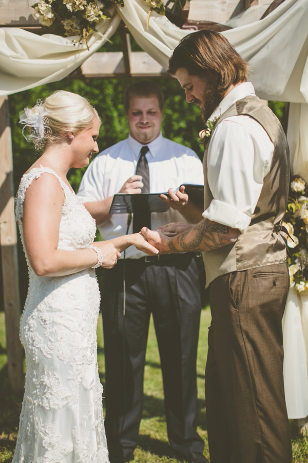 brown-and-white-wisconsin-wedding