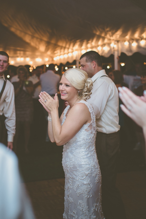 brown-and-white-wisconsin-wedding