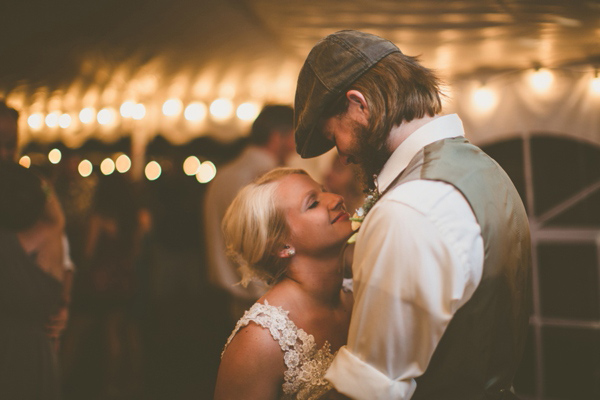 brown-and-white-wisconsin-wedding