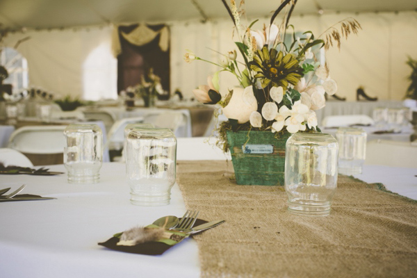 brown-and-white-wisconsin-wedding