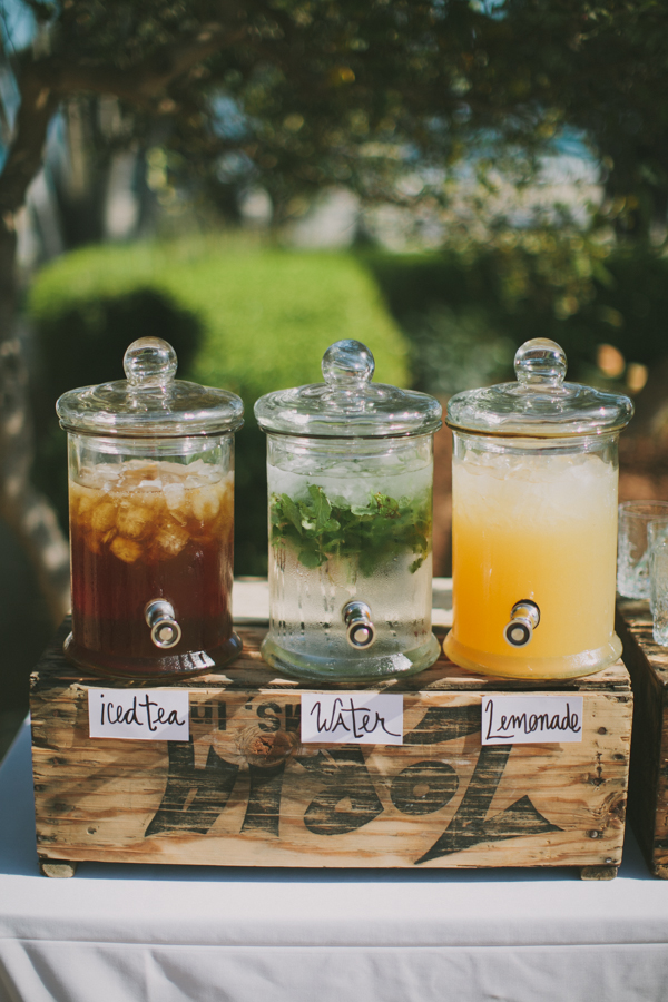 laid-back-colorful-malibu-beach-wedding