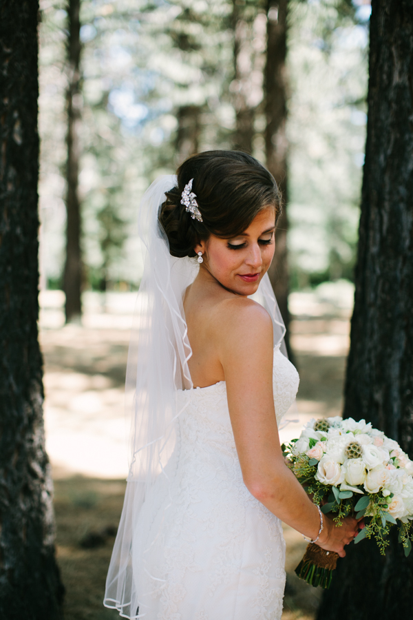 romantic-woodland-wedding