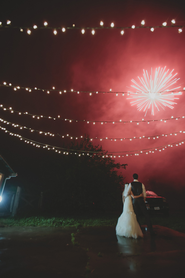 barn-style-tea-party-wedding