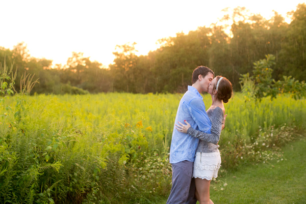 colorful-rainy-day-anniversary-session