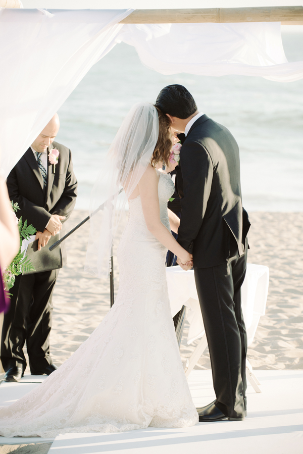 malibu-beach-wedding-in-pink-and-white