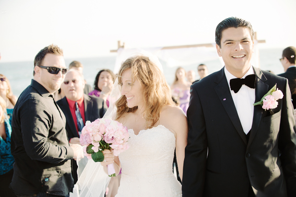 malibu-beach-wedding-in-pink-and-white