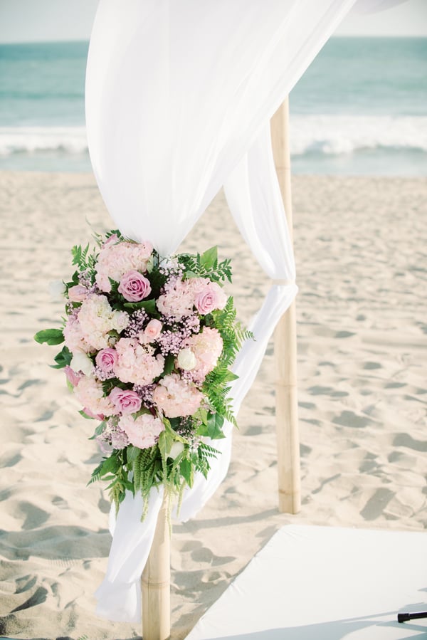 malibu-beach-wedding-in-pink-and-white