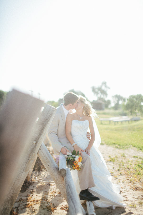 nebraska-navy-and-orange-wedding