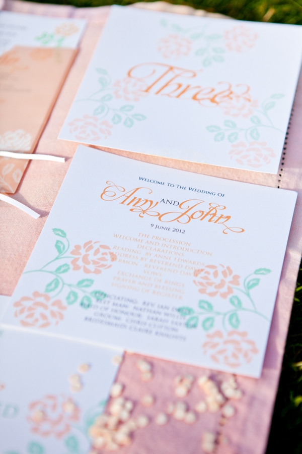 vintage-peach-wedding-ideas-from-the-uk