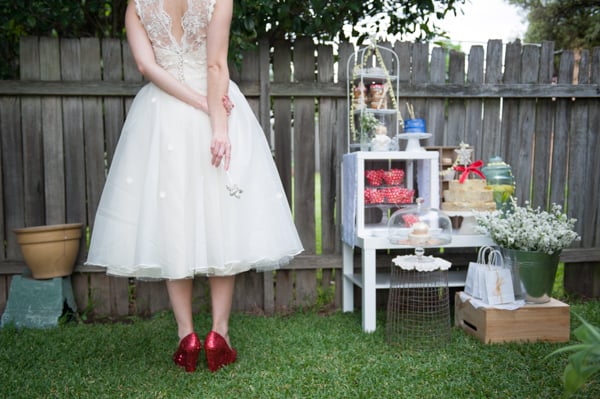 backyard-wizard-of-oz-wedding-ideas