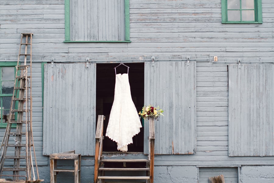 burgundy-and-bronze-fall-wedding-ideas