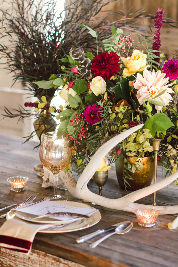 burgundy-and-bronze-fall-wedding-ideas