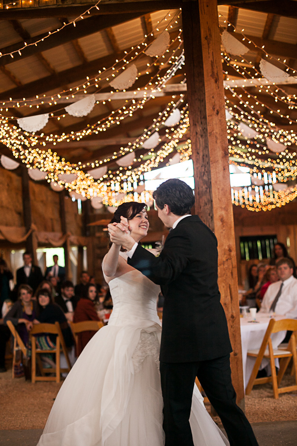 chattanooga-tn-diy-barn-wedding