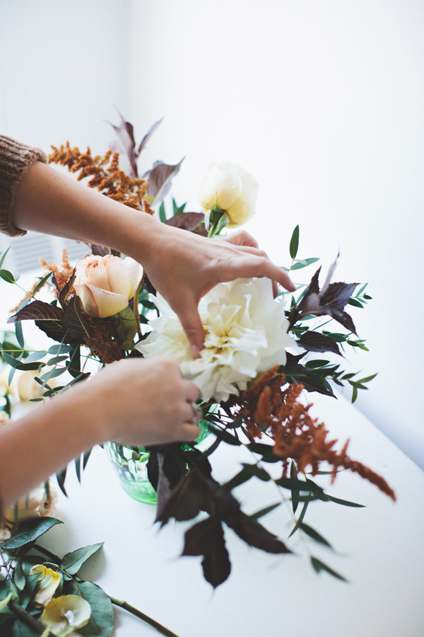 easy-holiday-floral-arrangement