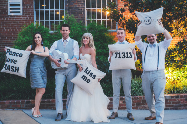 glamorous-gold-and-gray-wedding