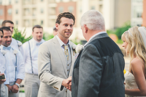 glamorous-gold-and-gray-wedding