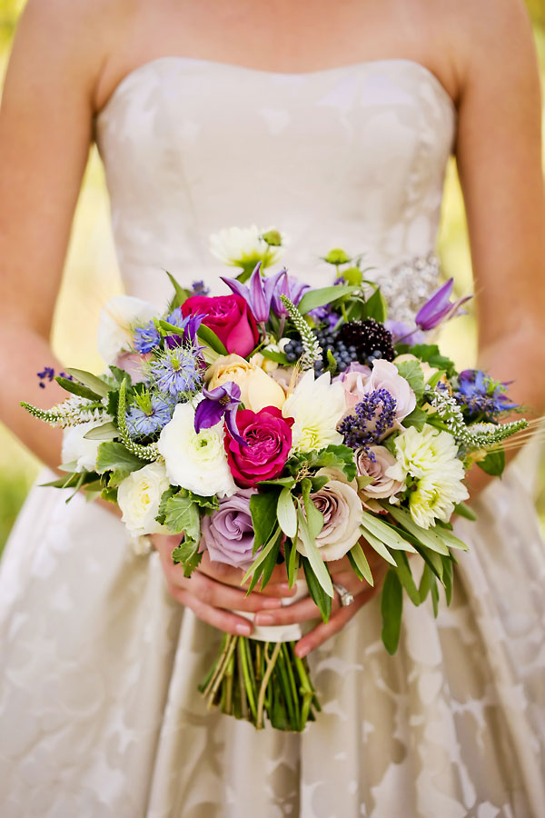 elegant-gold-and-purple-wedding-ideas