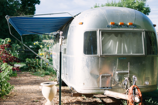 funky-farm-wedding-in-colorado