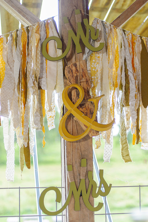 green-and-yellow-wedding-at-the