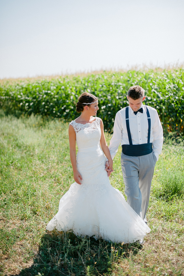 navy-and-yellow-wedding-in-south-dakota