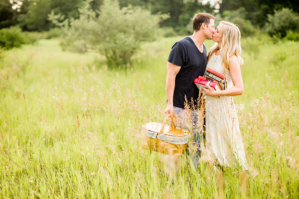 private-picnic-engagement-session