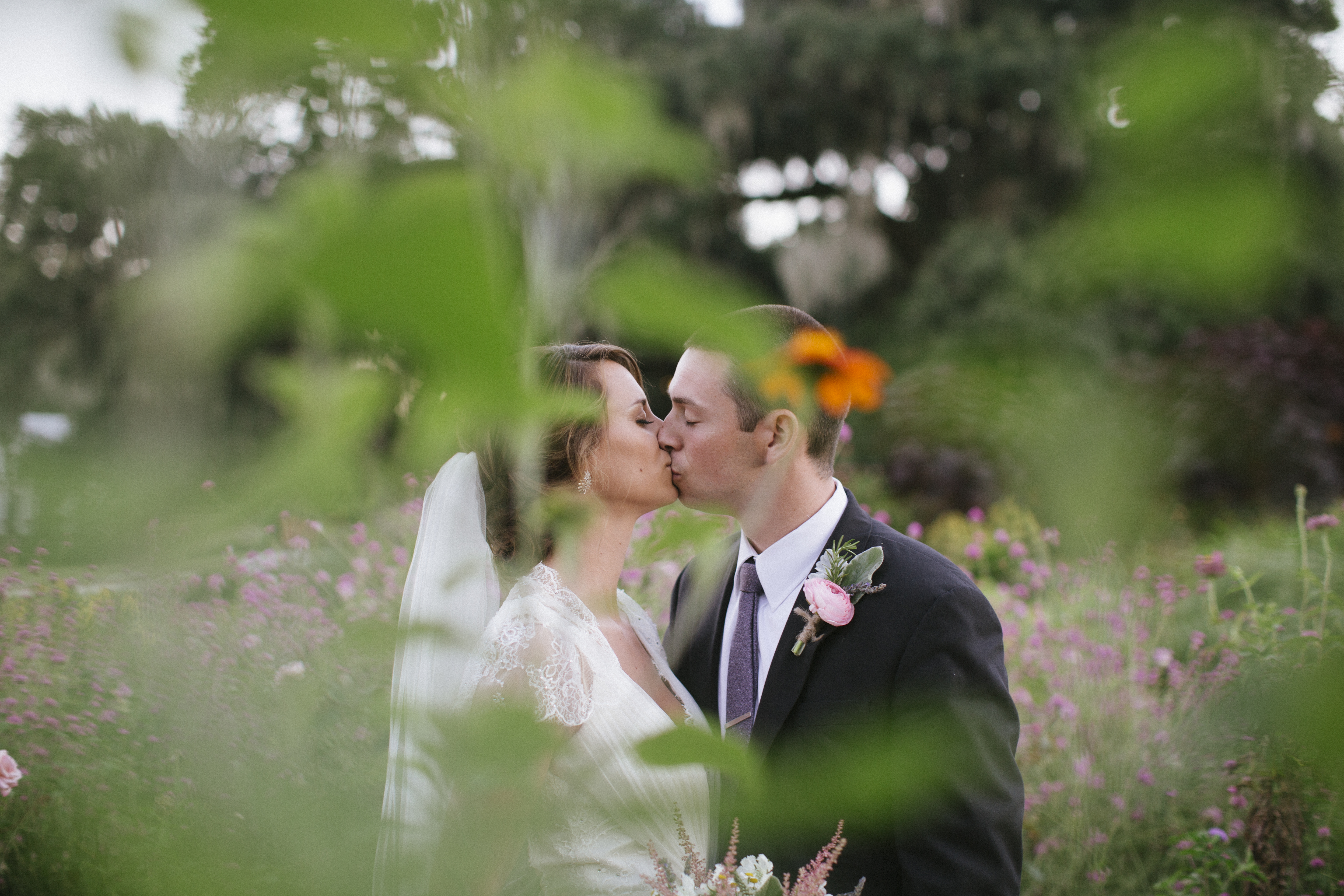 good-mood-metallic-wedding-in-charleston