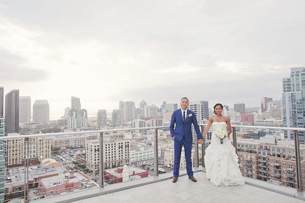 navy-and-white-seaside-wedding