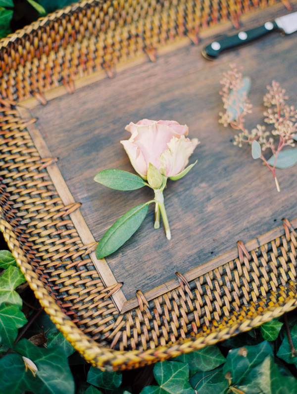 simple-diy-boutonniere-wedding