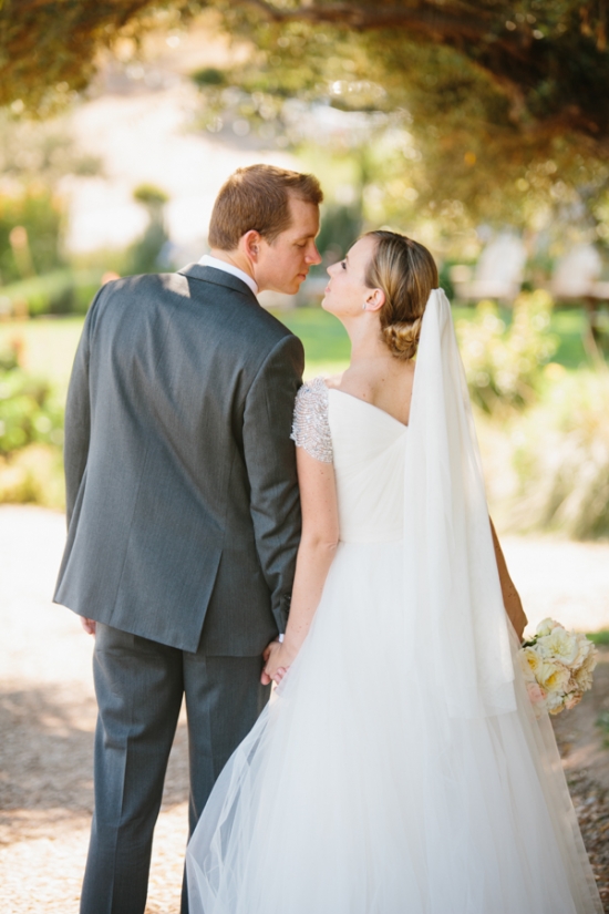 soft-summer-vineyard-wedding